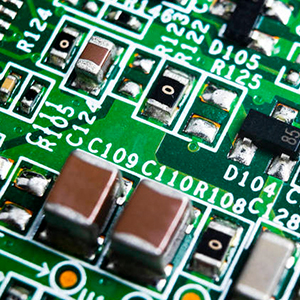 貼片電容能放大電路電壓？